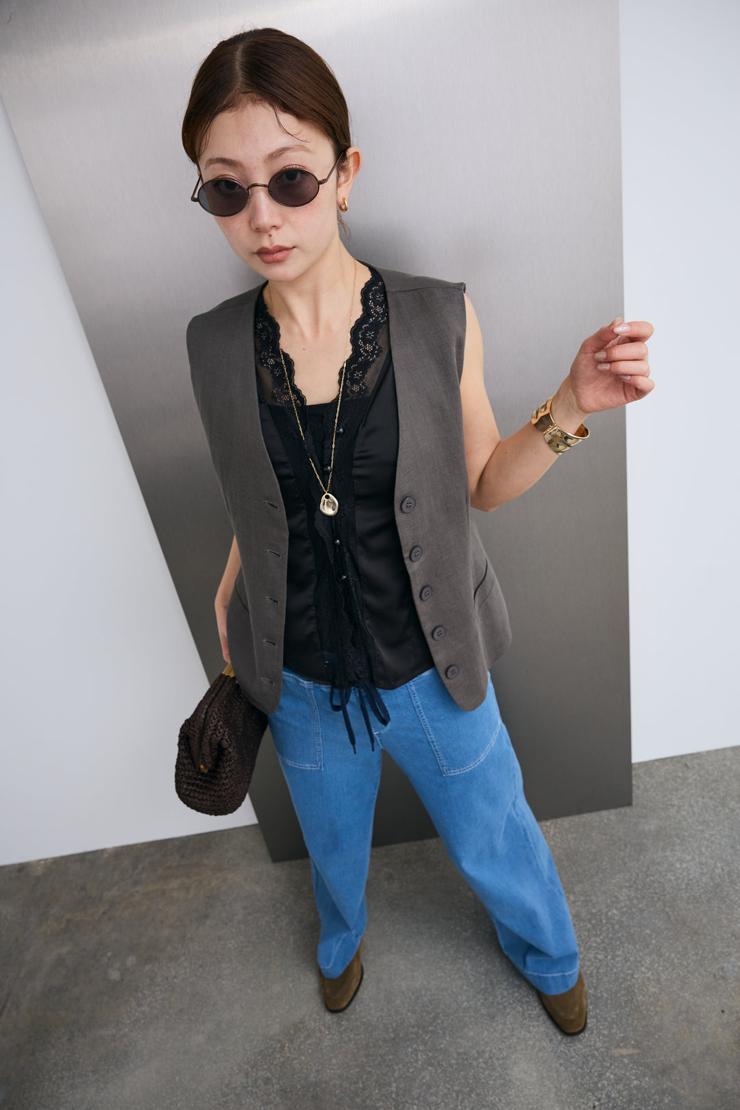 [予約/SET]レーストリムサテンノースリーブブラウス+リネンタッチVネックジレ(2set)