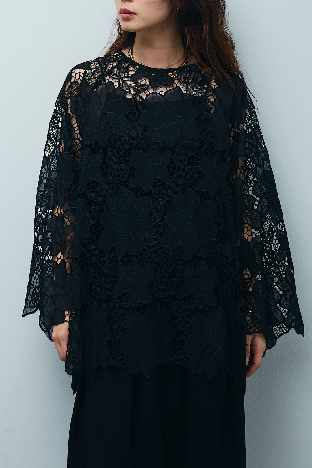 [予約]フラワー刺繍レースフレアブラウス