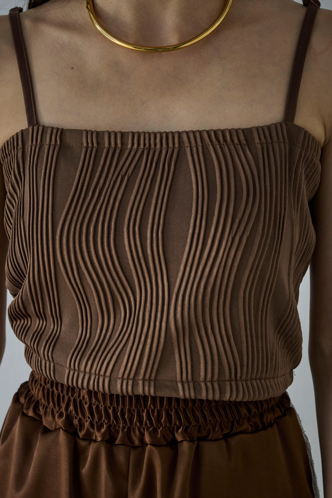 [予約/SET]サマーニットアシンメトリーポンチョ+ウェーブパイピングショートキャミ+サテンレースラインパンツ(3set)