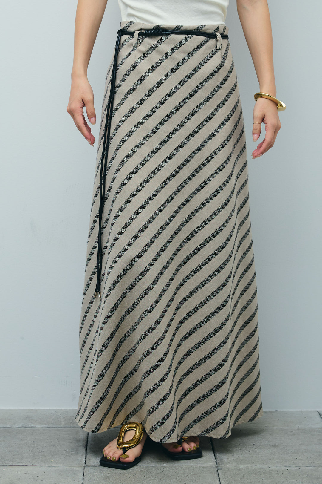 [予約]ベルト付き斜めライン柄スカート