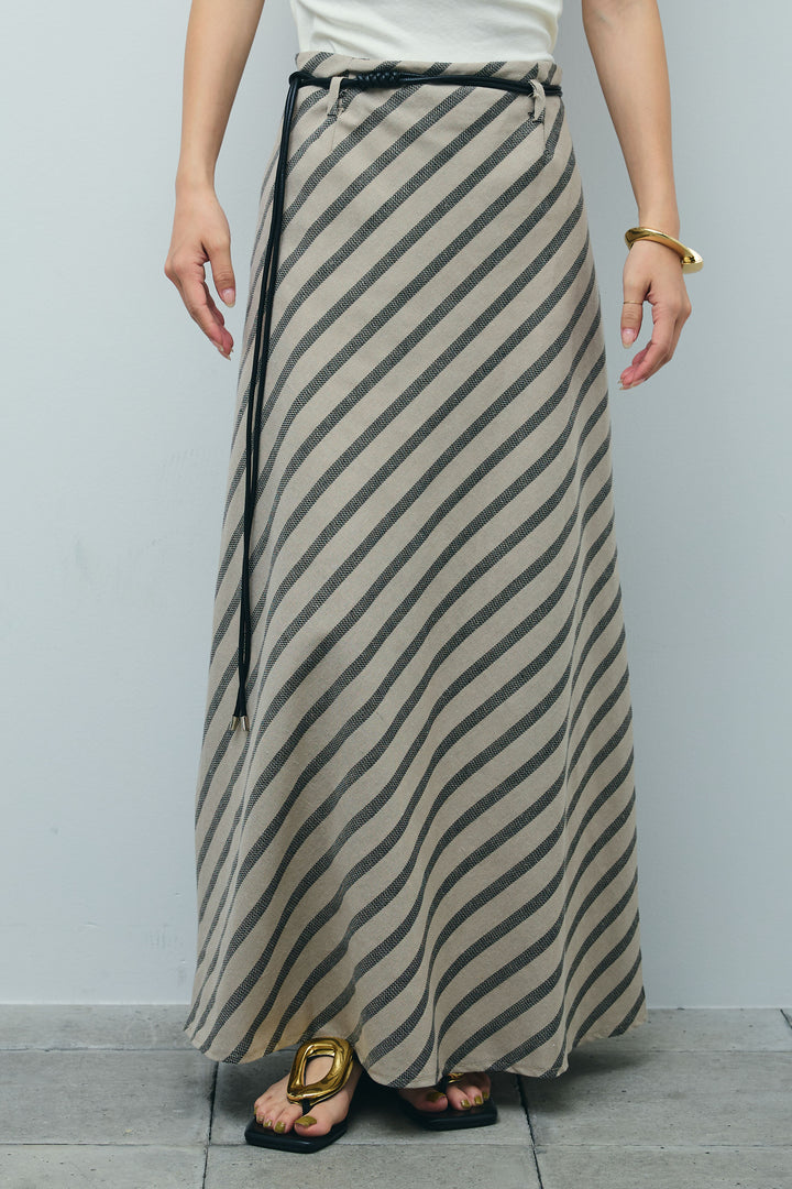 [予約]ベルト付き斜めライン柄スカート