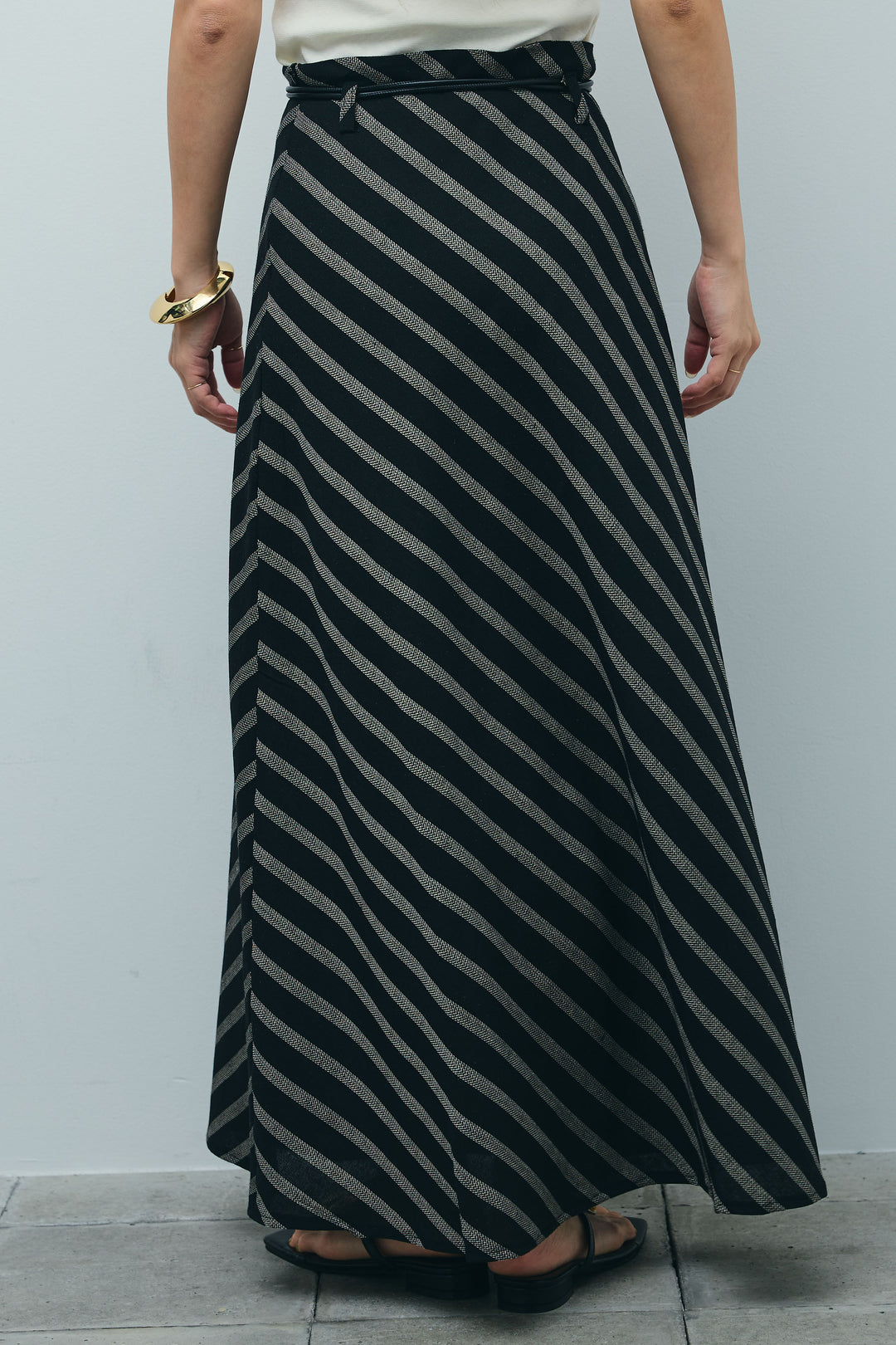 [予約/SET]ベルト付きミドル丈ブラウス+ベルト付き斜めライン柄スカート(2set)