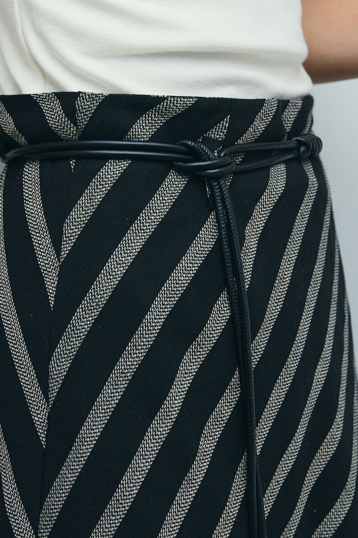 [予約/SET]ベルト付きミドル丈ブラウス+ベルト付き斜めライン柄スカート(2set)