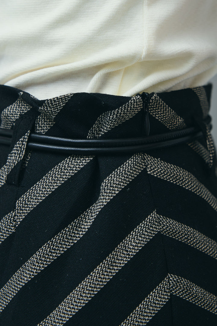 [予約]ベルト付き斜めライン柄スカート