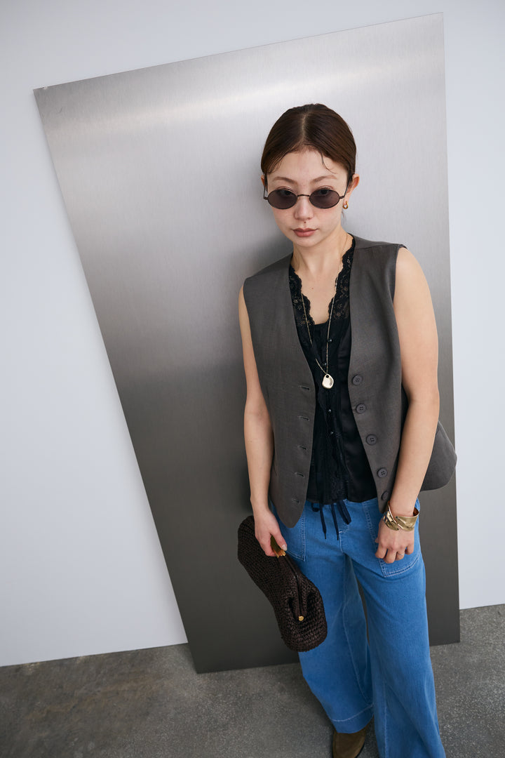 [予約/SET]レーストリムサテンノースリーブブラウス+リネンタッチVネックジレ(2set)