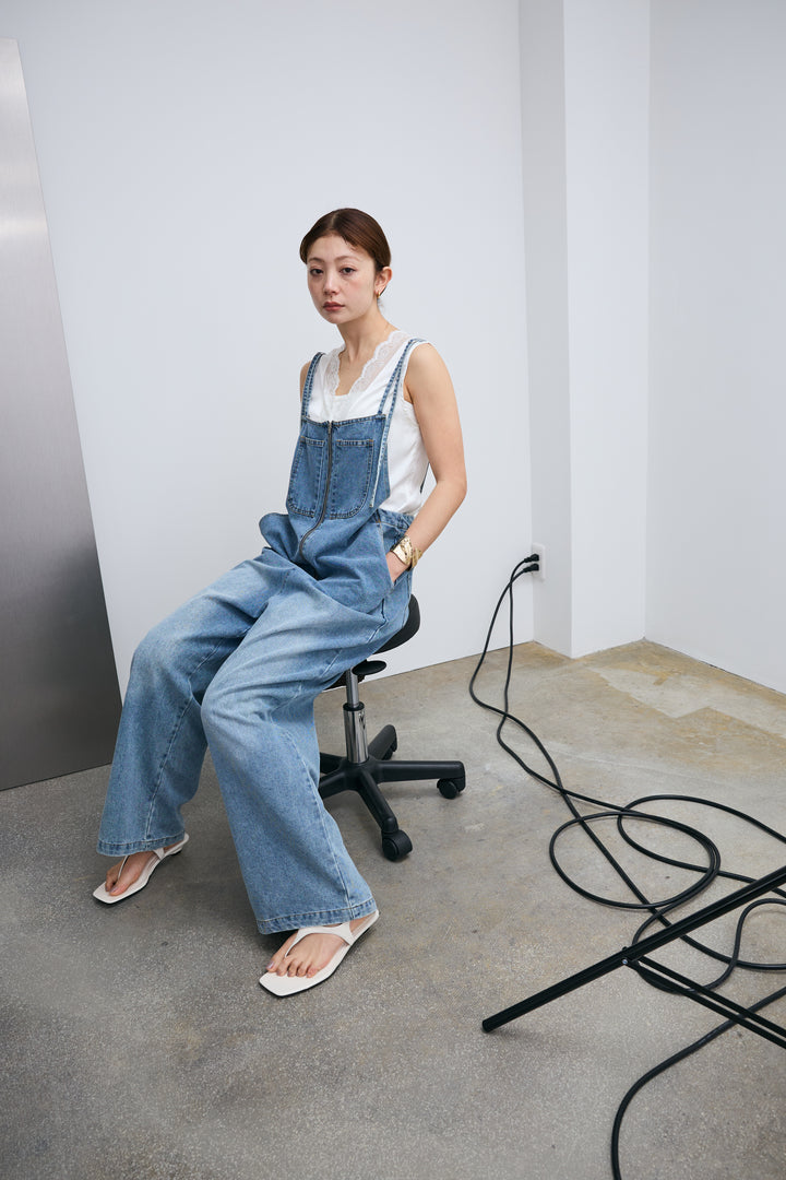 [予約/SET]レーストリムサテンノースリーブブラウス+フロントジップストラップデザインデニムサロペット(2set)