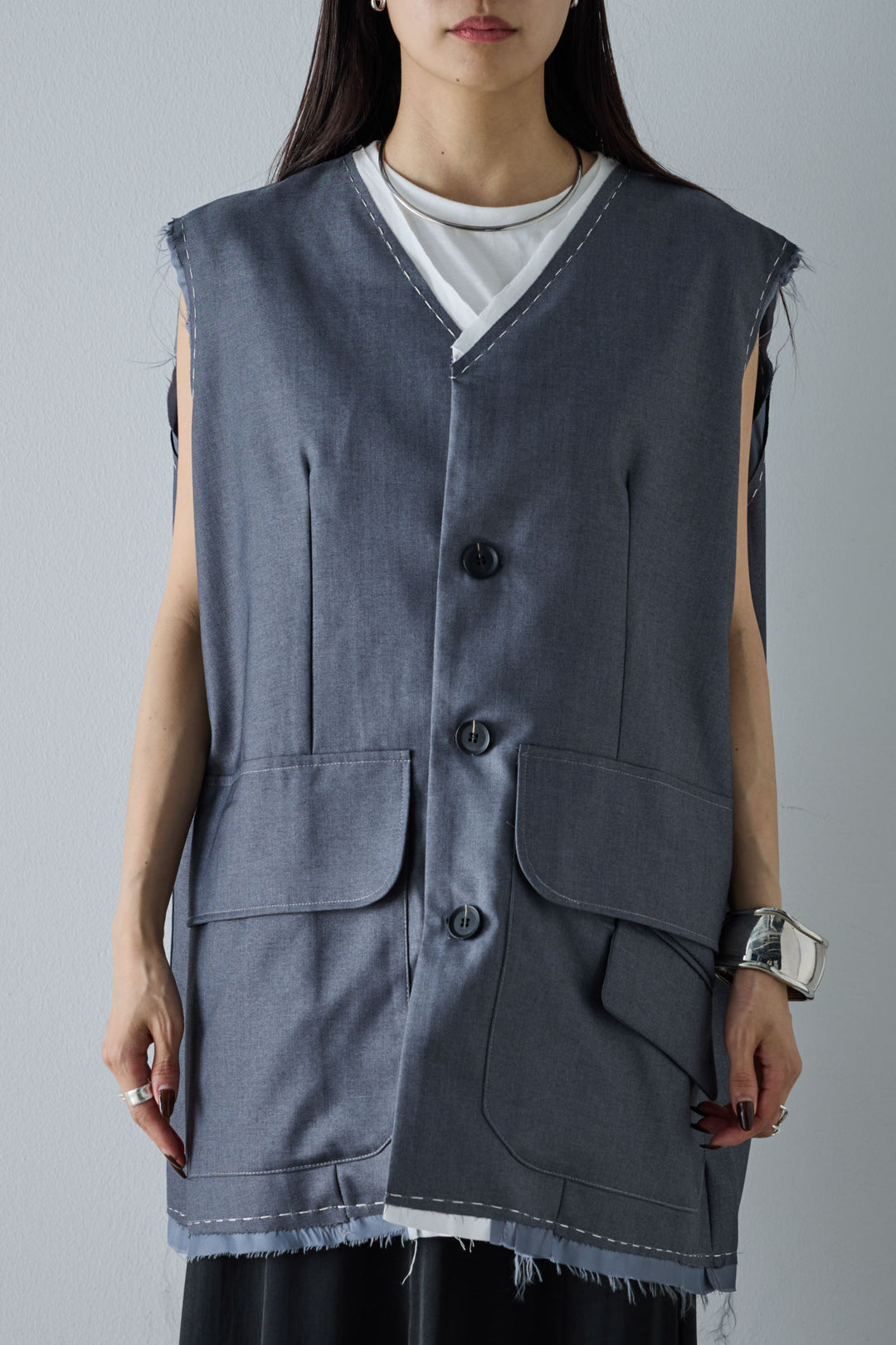 [予約/SET]切りっぱなしステッチデザインベスト+コンパクトスムース ミニ箔ロゴプリント+プリーツシアー切り替えスカート(3set)