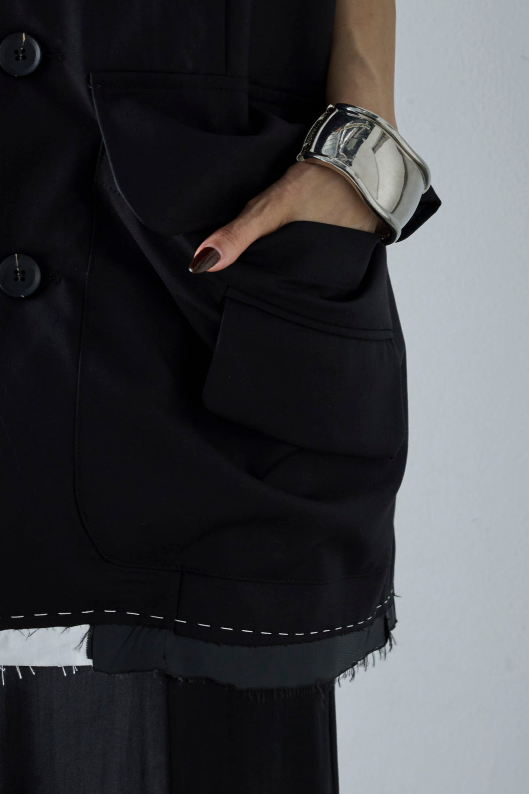 [予約]切りっぱなしステッチデザインベスト