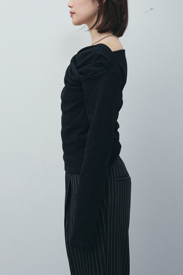 [予約]オフショルプルオーバー