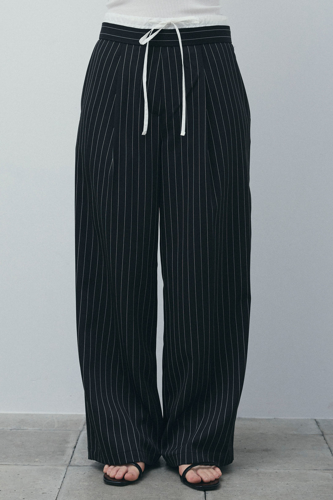 [予約/SET]オフショルバルーンブラウス+ダブルウエストピンストライプパンツ(2set)