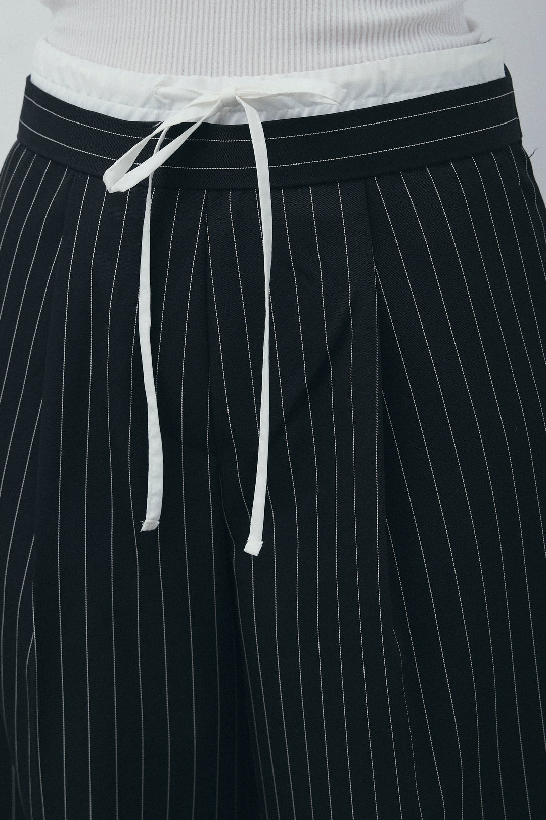 [予約/SET]オフショルバルーンブラウス+ダブルウエストピンストライプパンツ(2set)