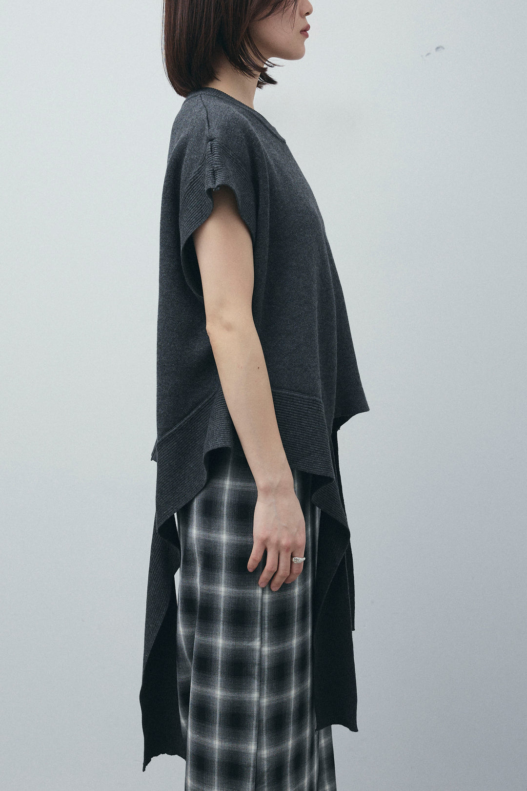 [予約/SET]アシンメトリーデザインニットベスト+チェックストレートスカート(2set)