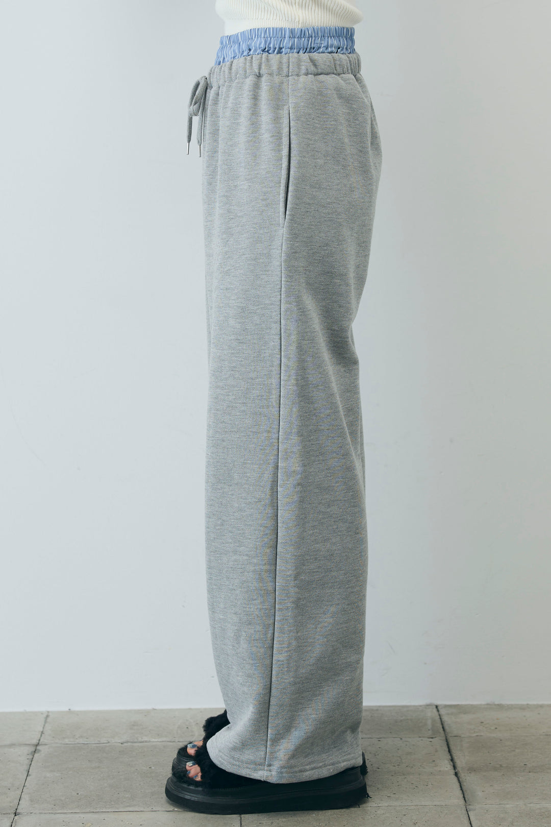 [予約/SET]ボリュームスリーブトレンチコート+フロントロゴ入りリブタンクトップ+ダブルウエストスウェットパンツ(3set)