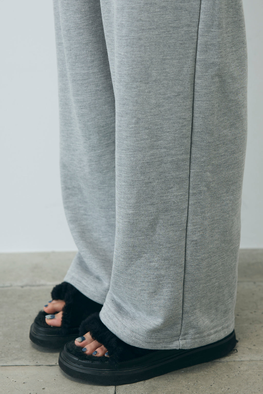 [予約/SET]ボリュームスリーブトレンチコート+フロントロゴ入りリブタンクトップ+ダブルウエストスウェットパンツ(3set)