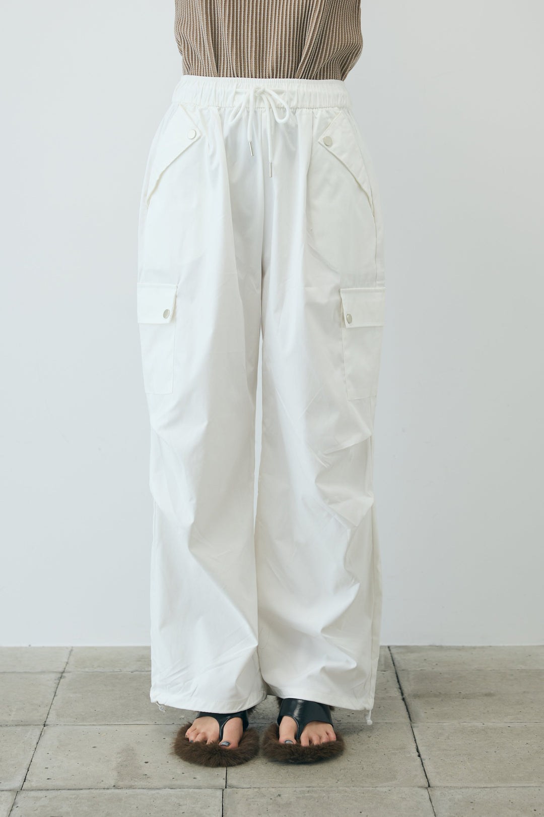 [予約/SET]アシンメトリードレープサテンブラウス+カーゴパンツ(2set)