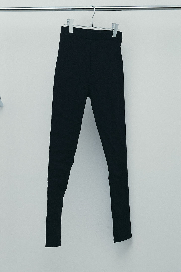 [予約/SET]ミックス編みニットワンピース+フロントロゴ入りリブタンクトップ+ハイウエストスキニーレギンス(3set)