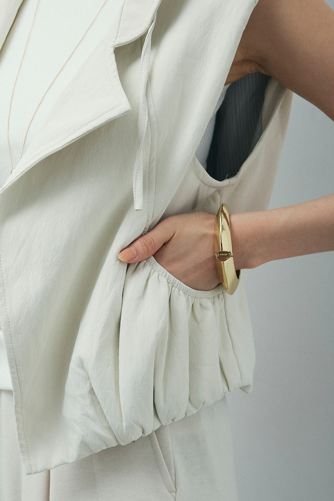 フェイクスウェードショートベスト