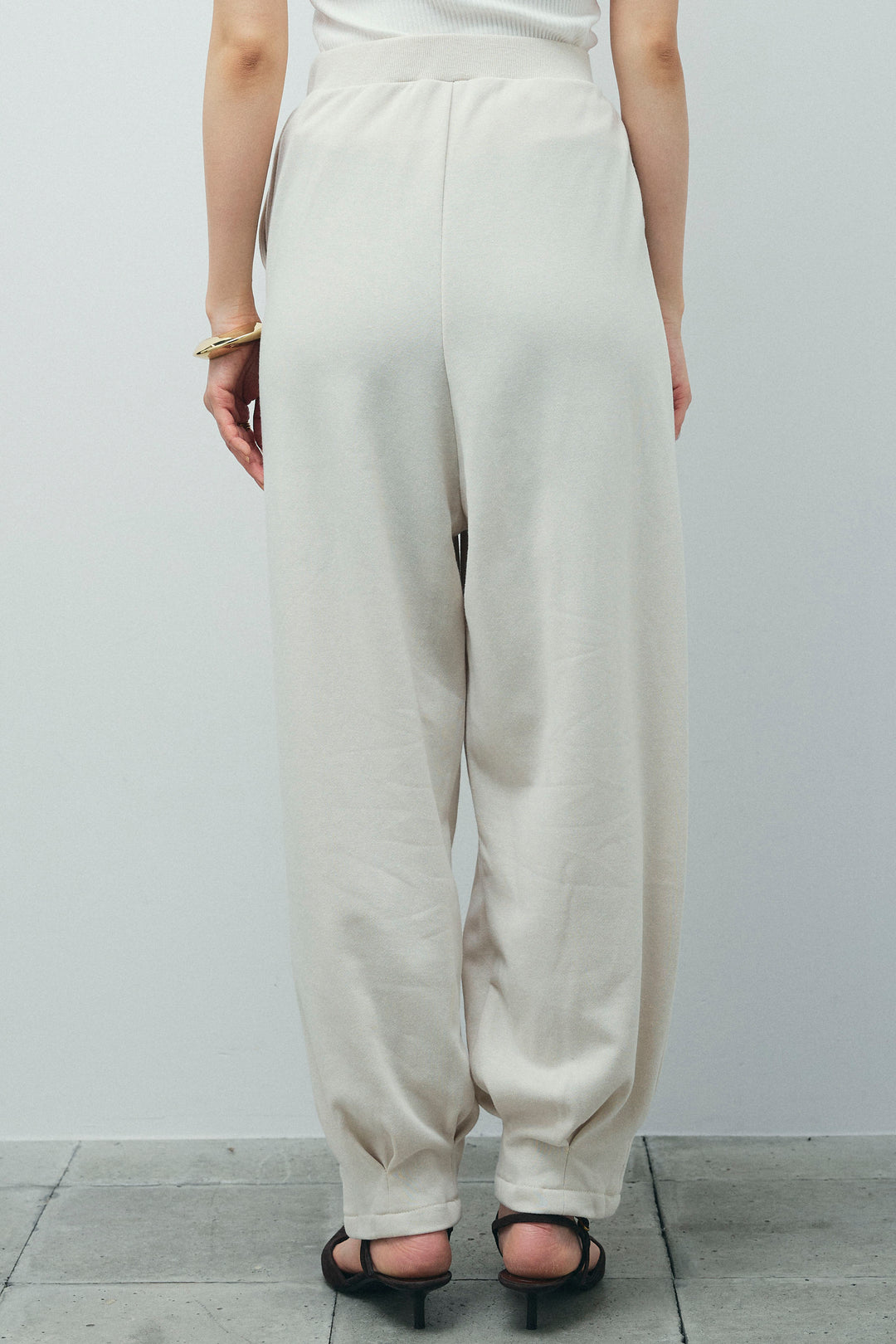 [予約/SET]フェイクスウェードショートベスト+タックボリュームスウェットパンツ(2set)