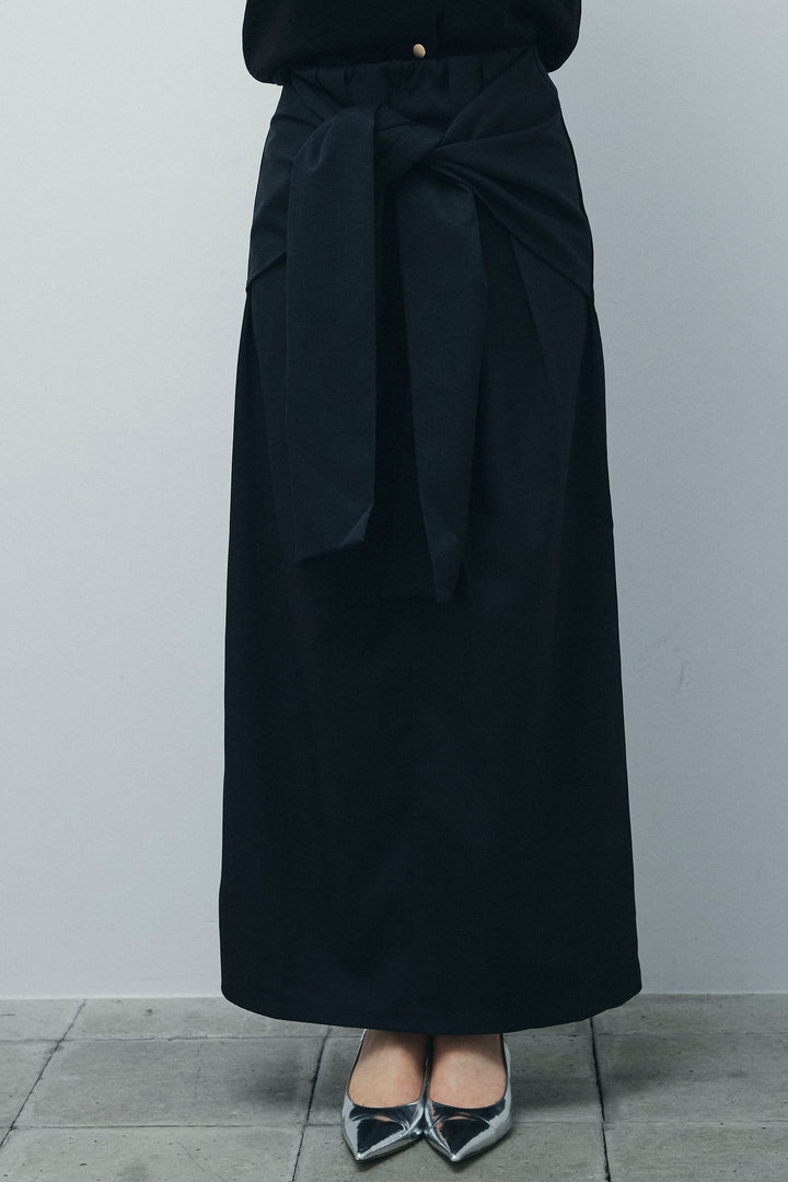 フロントクロスタイトスカート