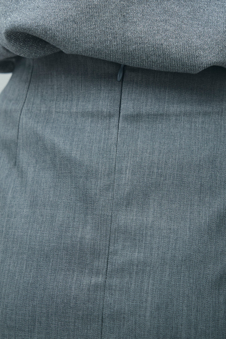 フロントクロスタイトスカート