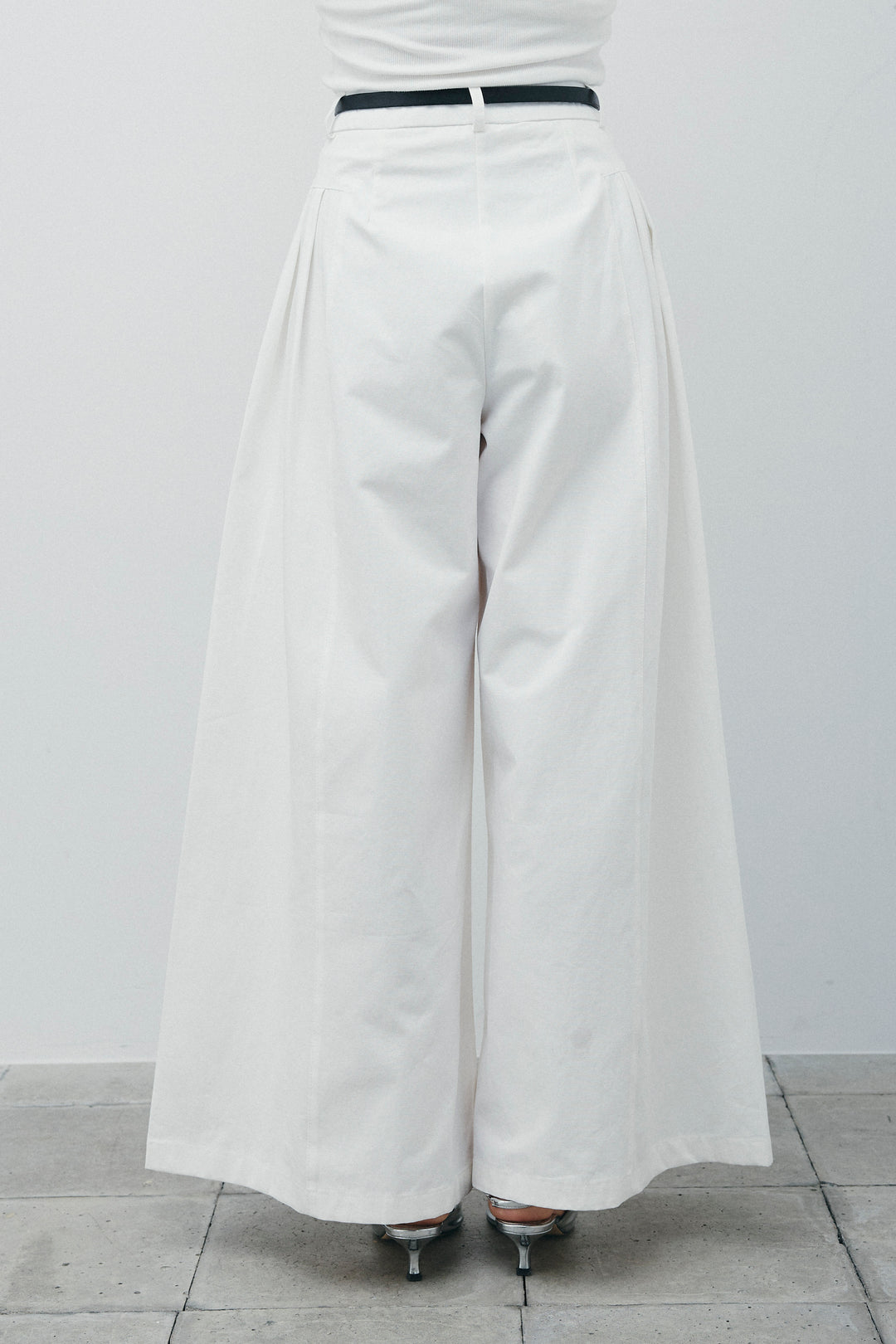 [予約/SET]カップ付きホルターネックタンク+バンピーステッチ2WAYベスト+ベルト付きバギーパンツ(3set)