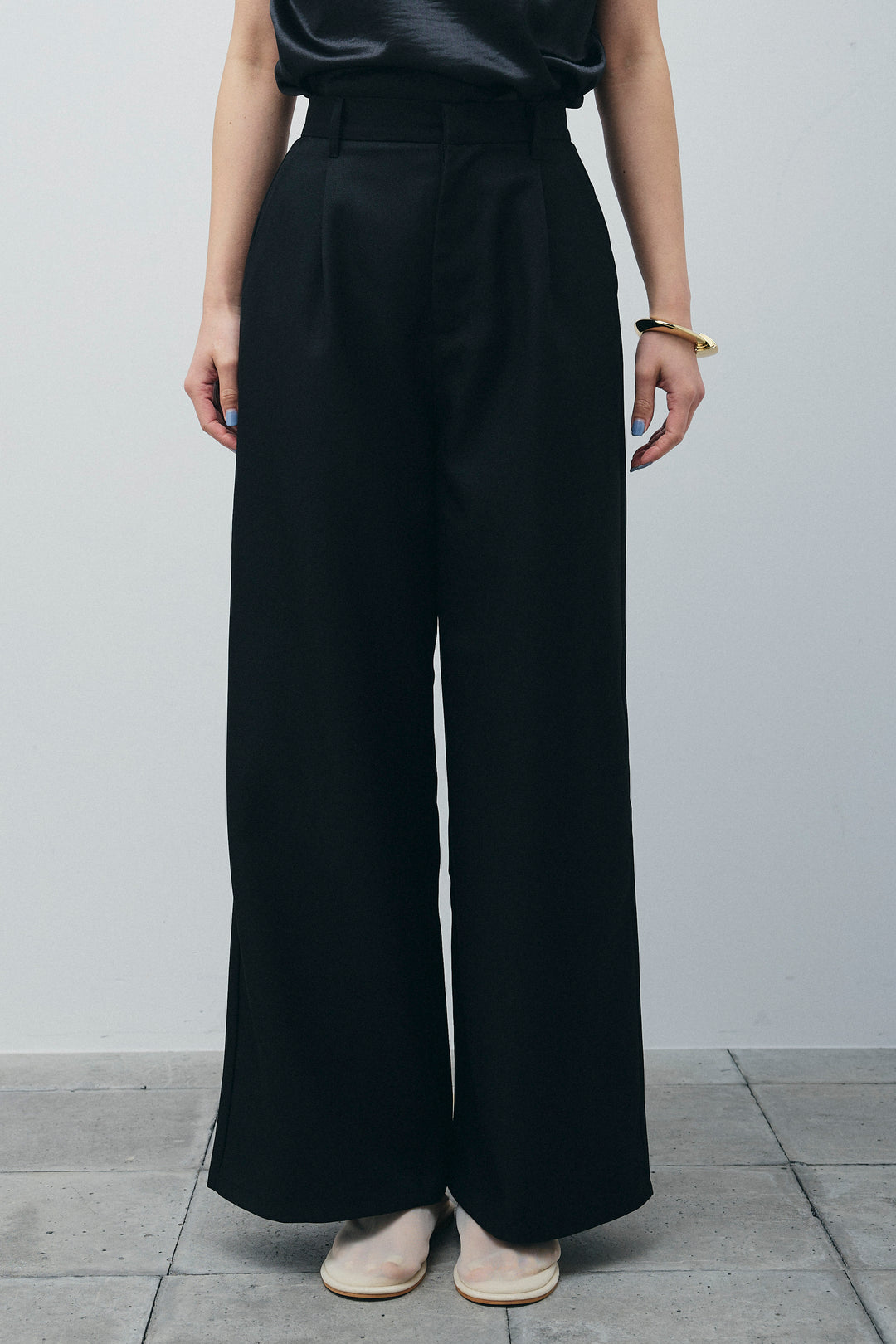 [予約/SET]バックフリルヘムショートテーラードベスト+クロップドカップ付きキャミ+ヘザーツイルラップスカート付きパンツ(3set)