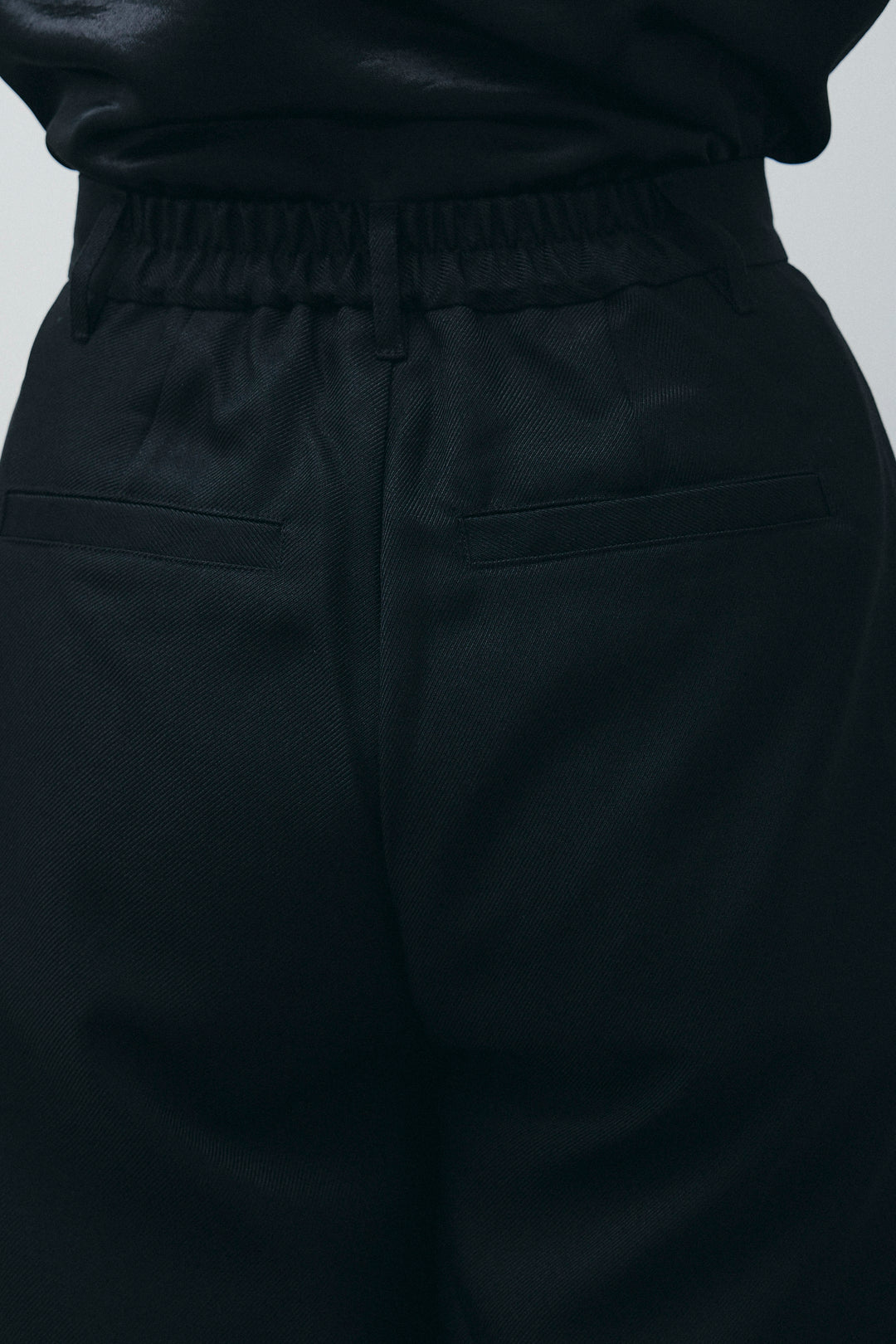 [予約/SET]バックフリルヘムショートテーラードベスト+クロップドカップ付きキャミ+ヘザーツイルラップスカート付きパンツ(3set)