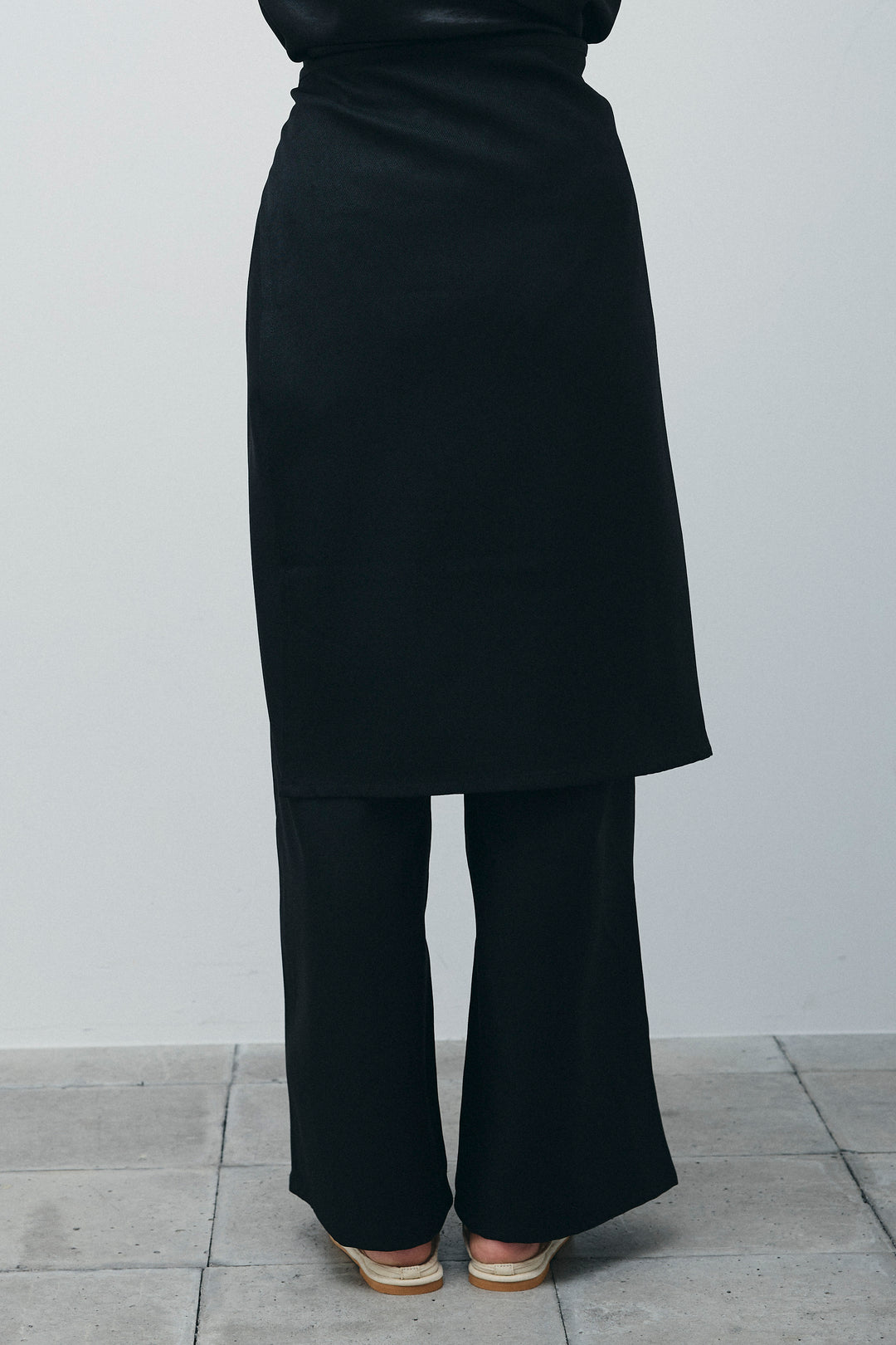 [予約/SET]バックフリルヘムショートテーラードベスト+クロップドカップ付きキャミ+ヘザーツイルラップスカート付きパンツ(3set)