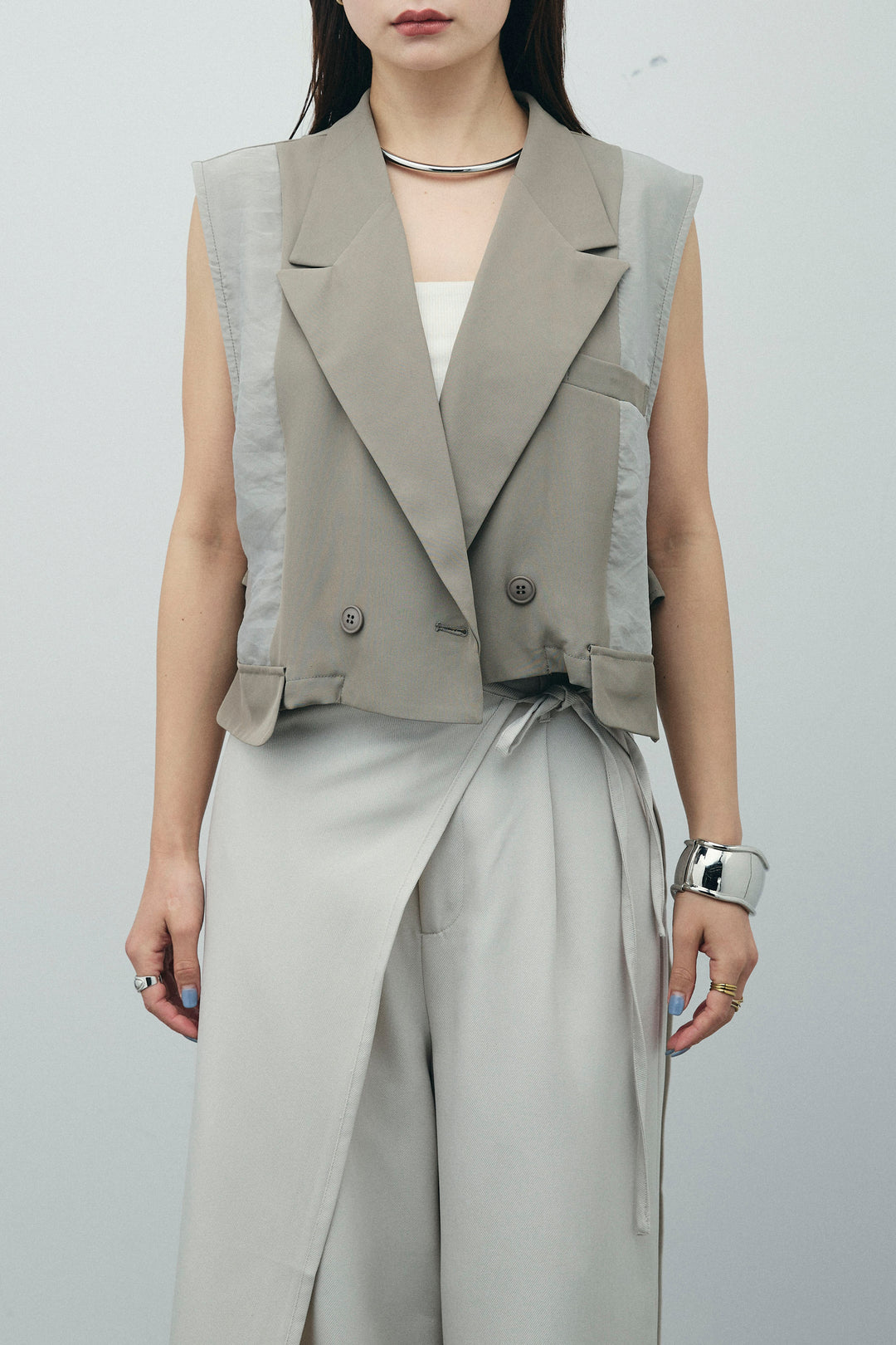 [予約/SET]バックフリルヘムショートテーラードベスト+クロップドカップ付きキャミ+ヘザーツイルラップスカート付きパンツ(3set)