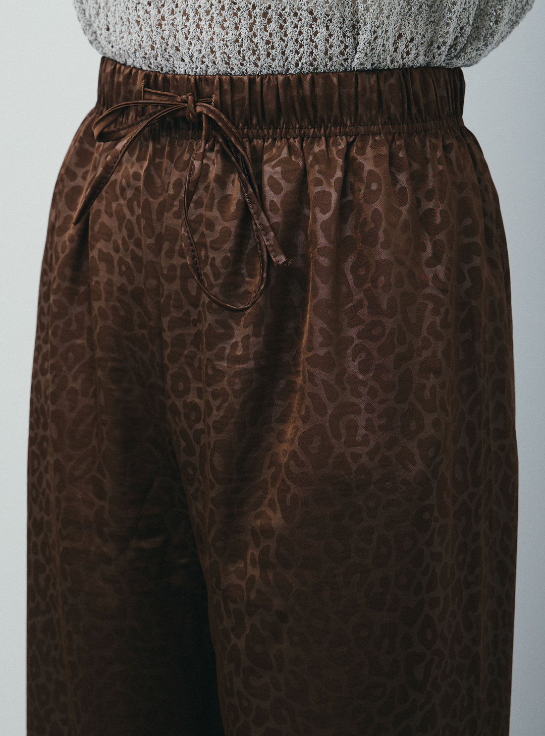 [予約]フェイクサテンレオパードワイドパンツ