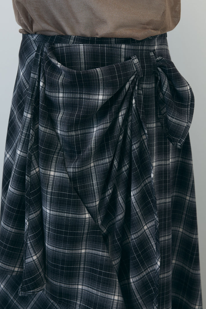 [予約/SET]シアーノースリーブニット+カップ付きホルターネックタンク+アシンメトリースカート(3set)