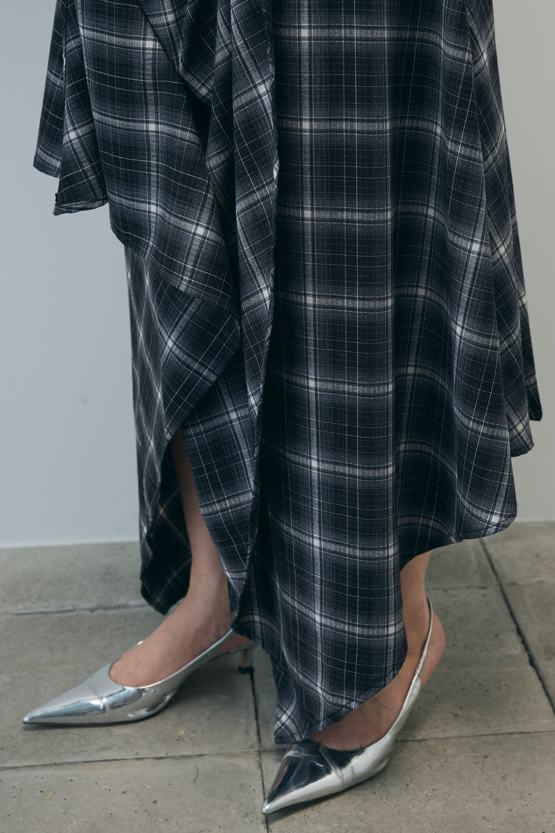 [予約/SET]シアーノースリーブニット+カップ付きホルターネックタンク+アシンメトリースカート(3set)