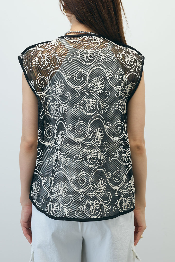 [予約]シアーエンブロイダリーZIPトップス