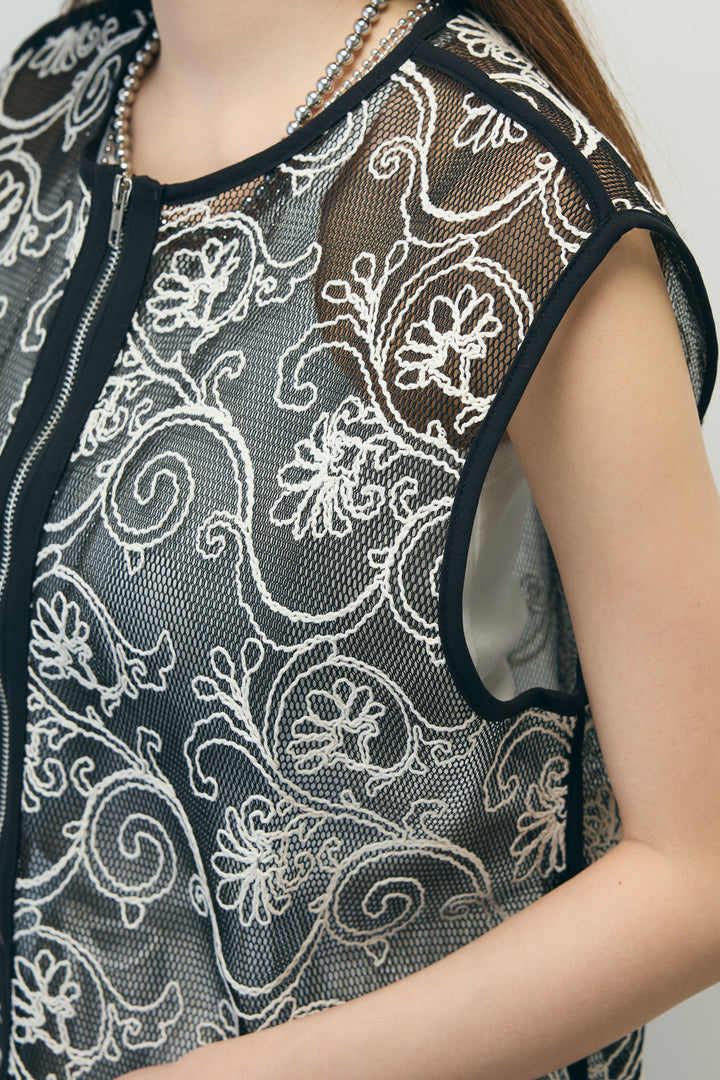 [予約]シアーエンブロイダリーZIPトップス