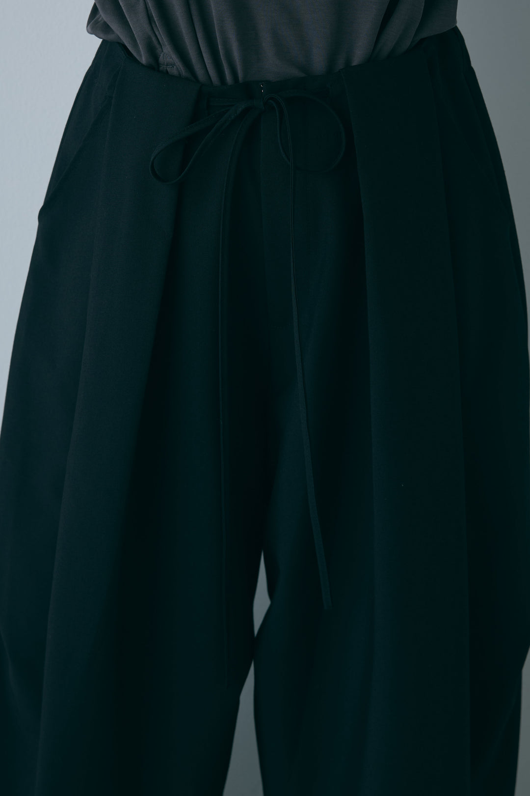 [予約/SET]フレンチスリーブシアーブルゾン+コンパクトスムース ミニ箔ロゴプリント+ランダムタック入りワイドパンツ(3set)