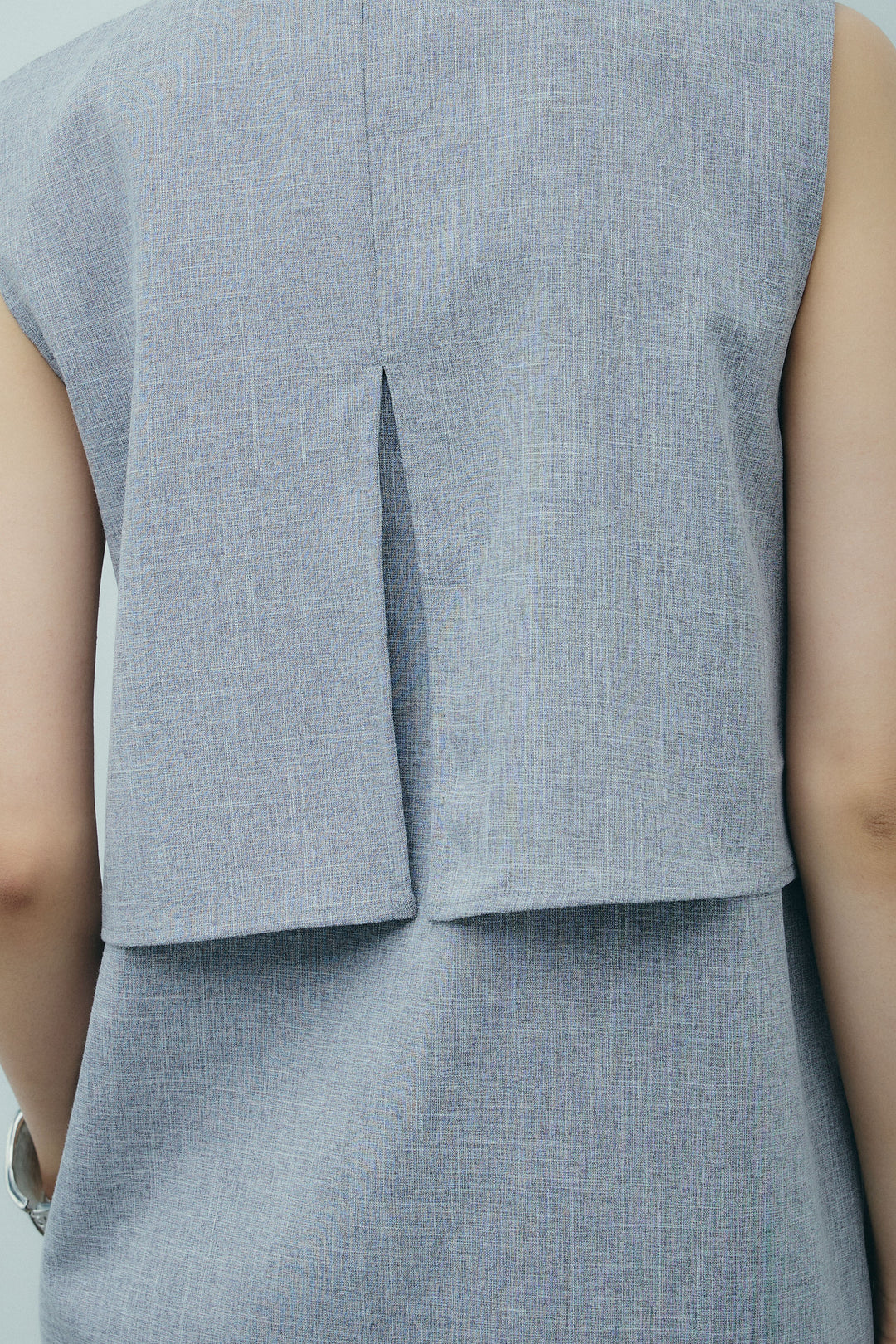 [予約/SET]レイヤード風ノースリーブブラウス+裾切りっぱなしデザインパンツ(2set)