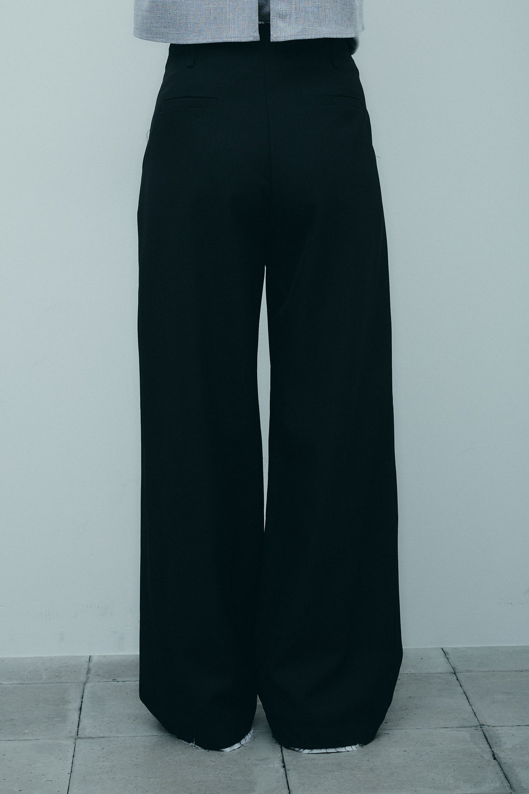 [予約/SET]レイヤード風ノースリーブブラウス+裾切りっぱなしデザインパンツ(2set)