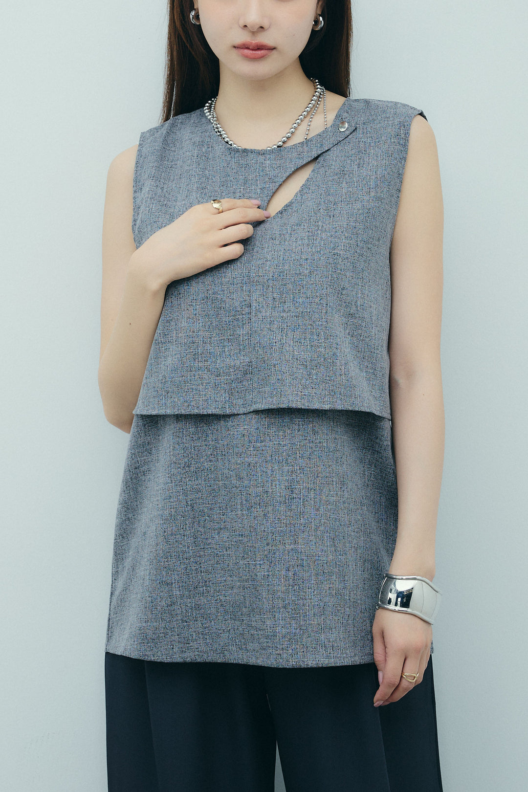 [予約]レイヤード風ノースリーブブラウス