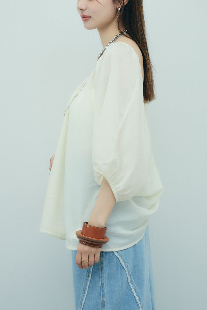 [予約]袖ボリュームシャーリングBL