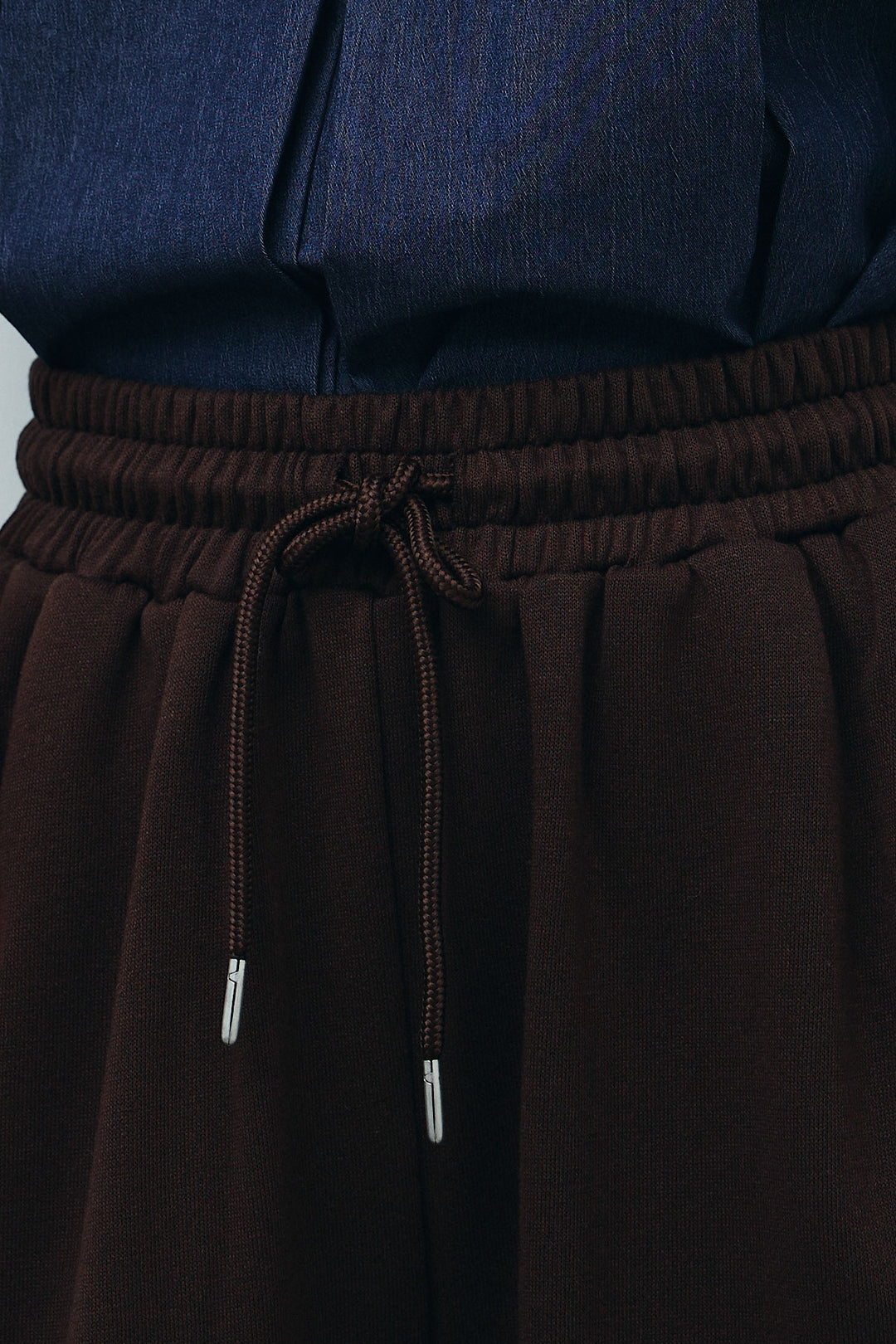 ライン入り立体カーブ裏毛パンツ