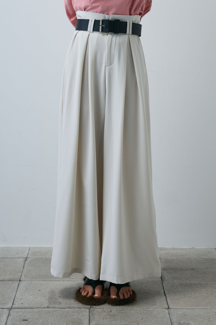 太ベルト付きワイドパンツ