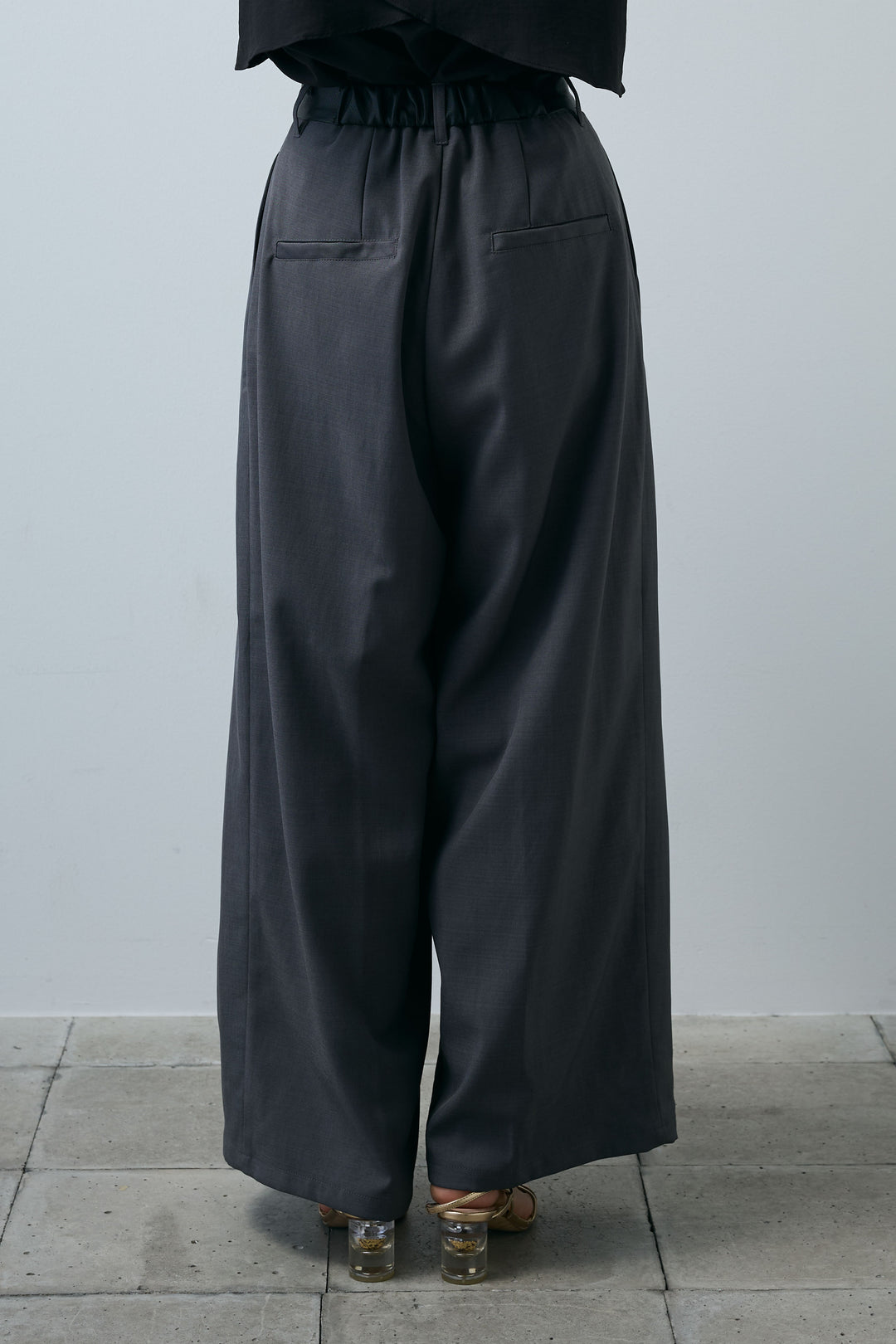 [予約/SET]ポロニットノースリボディースーツ+フェイクレザーベルトセンタータックパンツ(2set)