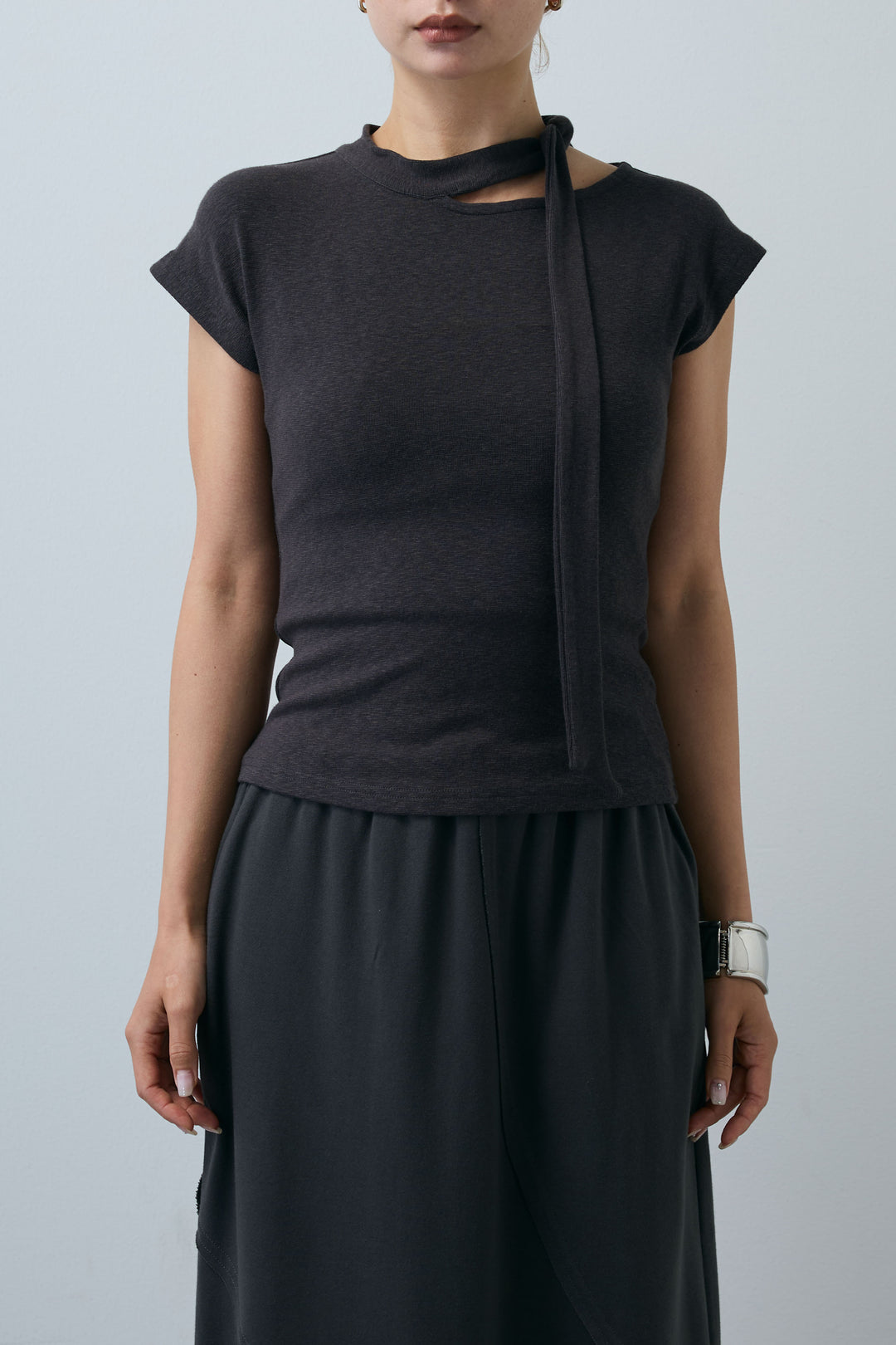 [予約]タイ付きコンパクトトップス