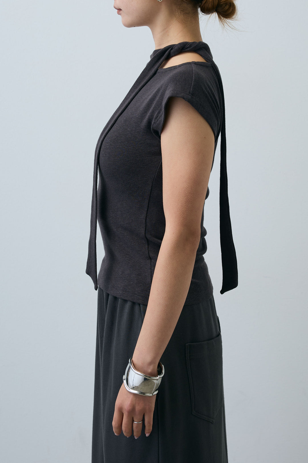 [予約]タイ付きコンパクトトップス