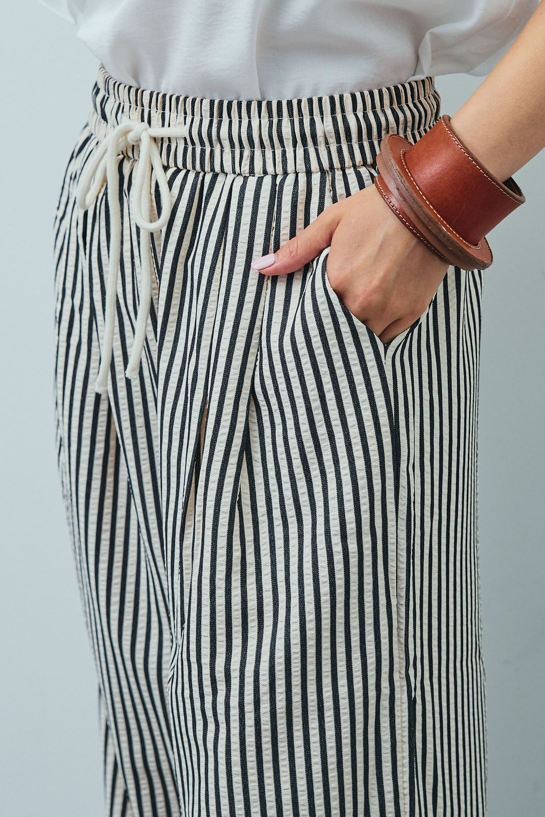 [予約/SET]シアーバックツイストノースリトップス+コード刺繍ベロアキャミ+ストライプ柄イージーパンツ(3set)