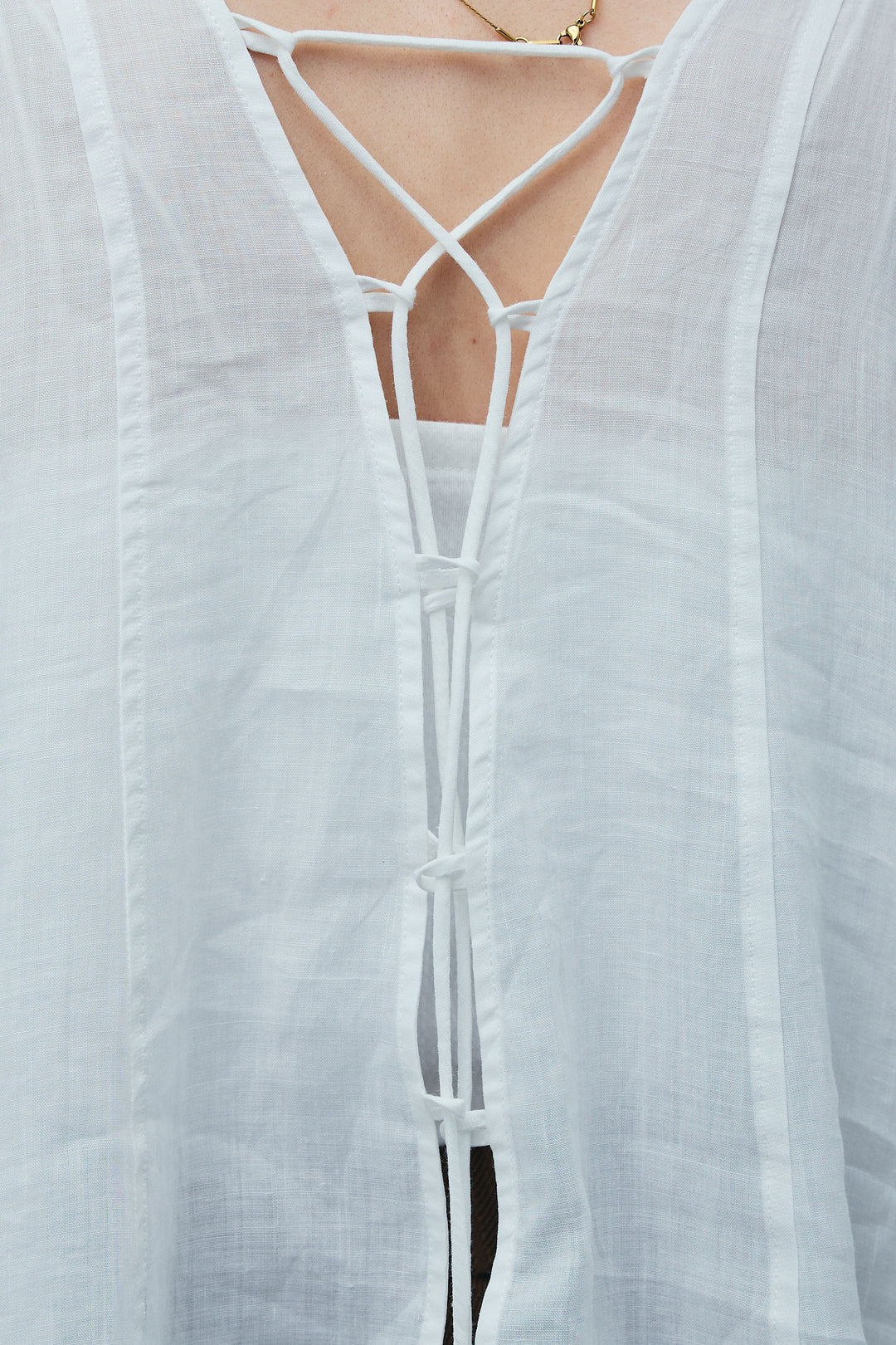 [予約]リネン100%バックレースアップブラウス