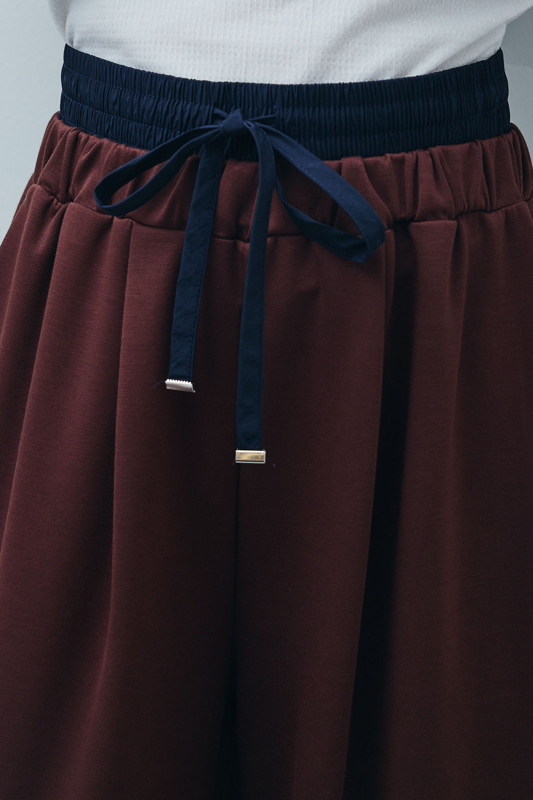 [予約/SET]アシンメトリーキャミソール+セルフカットリブヘンリーネックノースリーブトップス+ダブルウエストサイドラインスウェット(3set)