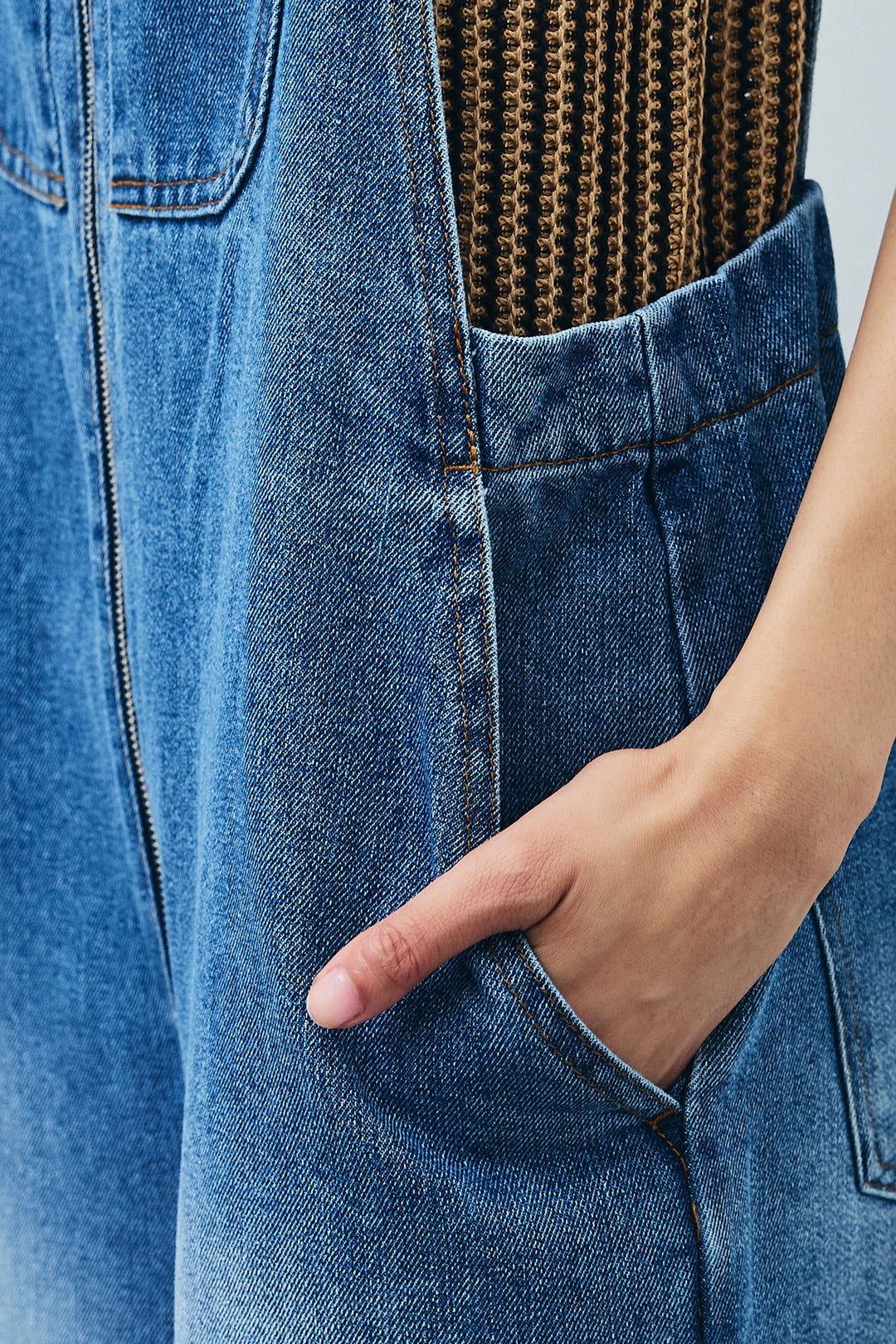 [予約/SET]リネンタッチ金ボタンカーデ+テレコリブカップ付きノースリーブ トップス+フロントジップストラップデザインデニムサロペット(3set)