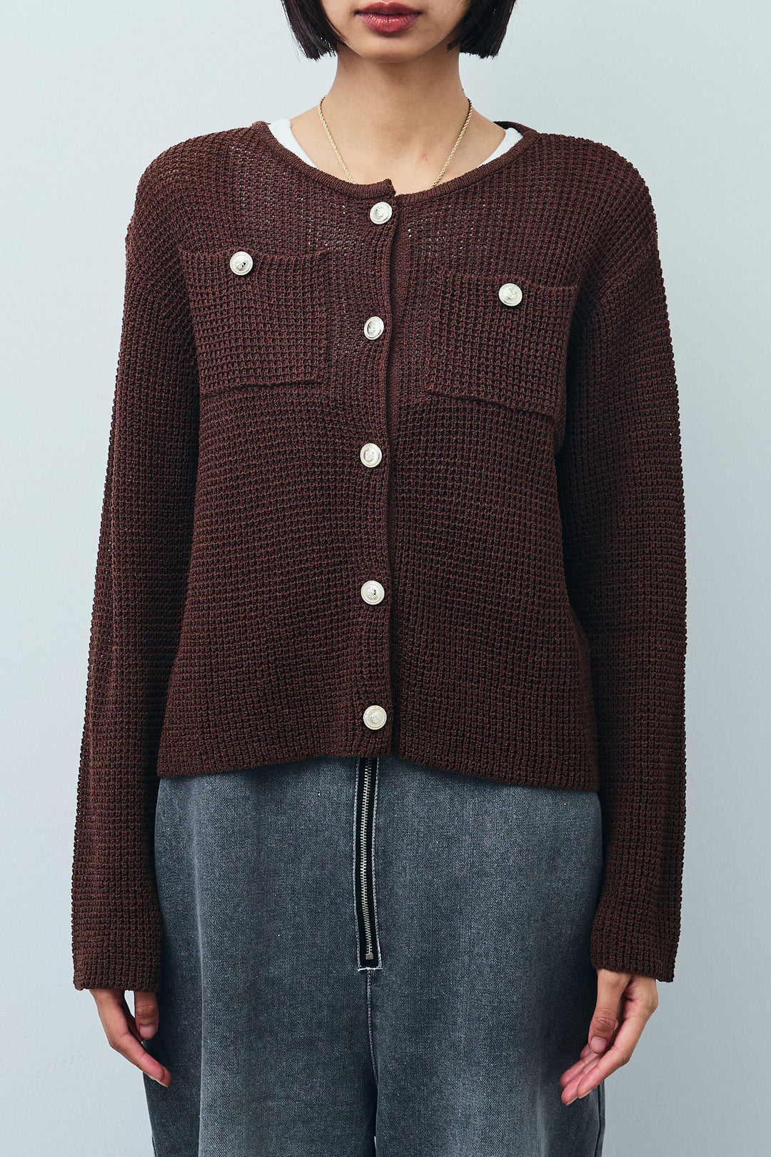 [予約/SET]リネンタッチ金ボタンカーデ+テレコリブカップ付きノースリーブ トップス+フロントジップストラップデザインデニムサロペット(3set)