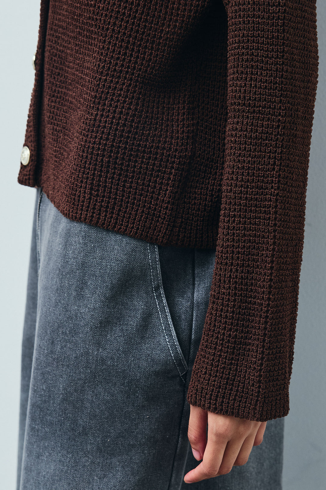 [予約/SET]リネンタッチ金ボタンカーデ+フロントジップストラップデザインデニムサロペット(2set)